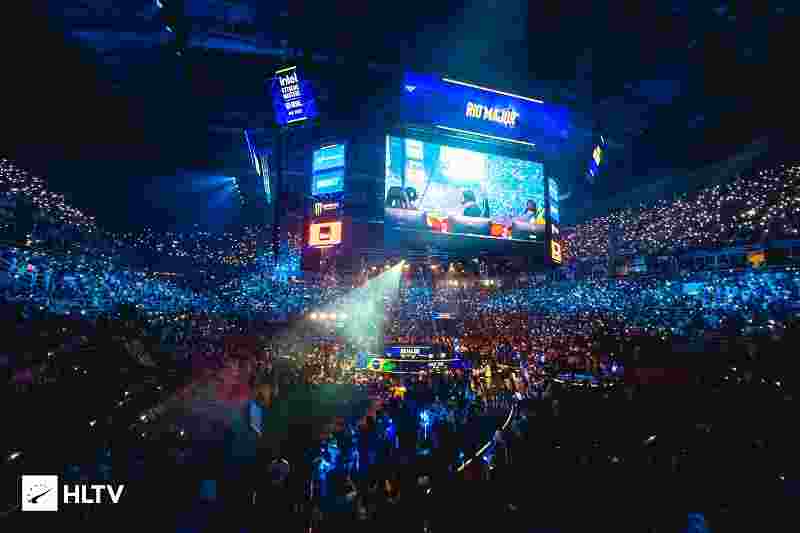 還是從現實 還是從現實