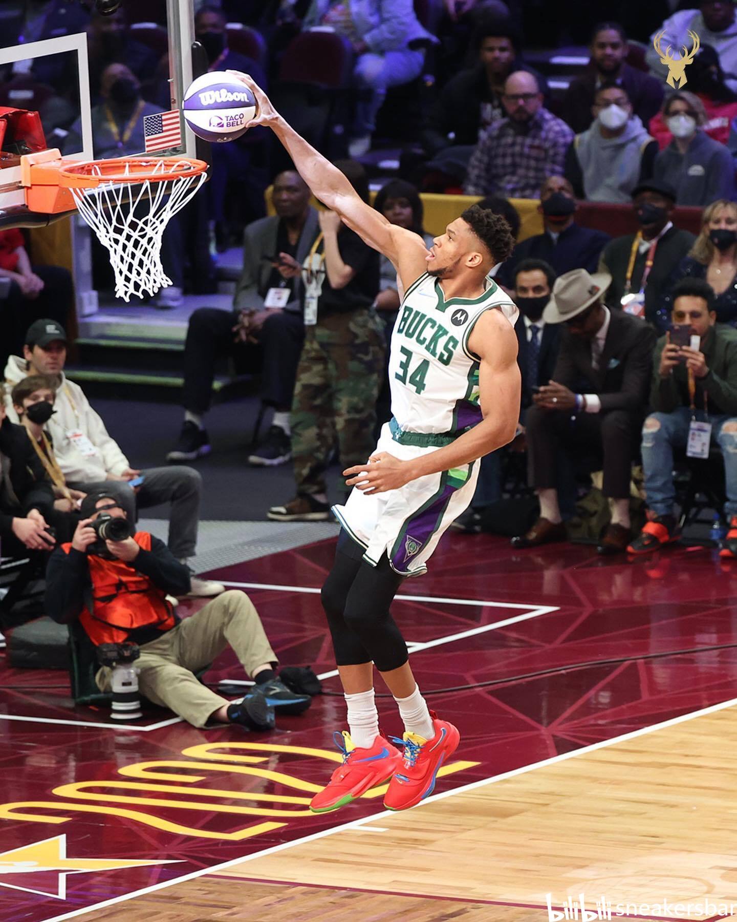 因此国际足 因此国际足