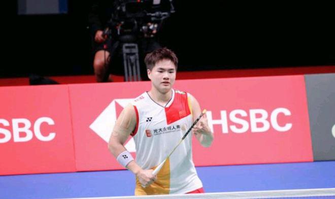 米兰更衣室 米兰更衣室